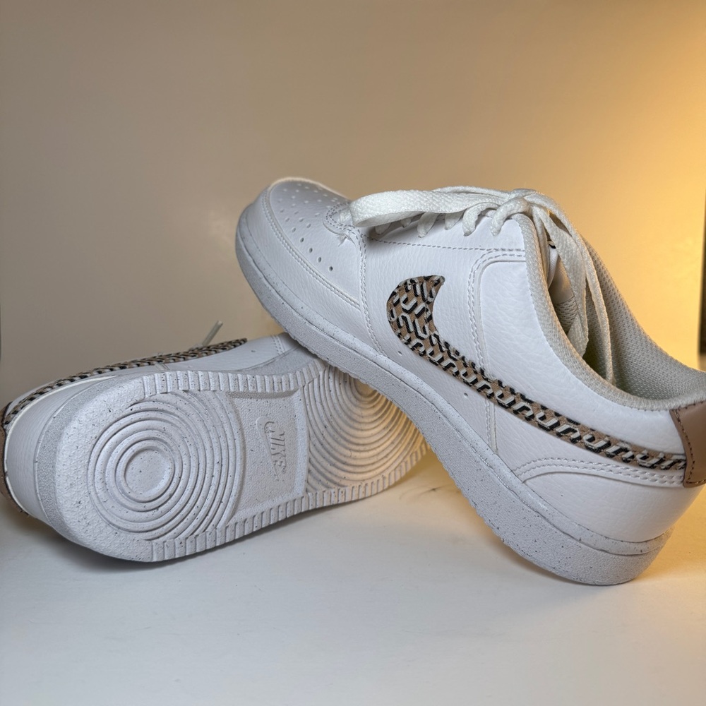 Nike White and Brown Women's Sneakers Brand New, Size W6/M4.5